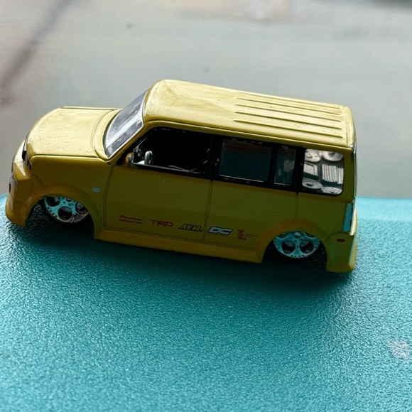 jada toys Other - Super Rare 2005 SCION XB Yellow Release Series 2.0 🔥no box good condition